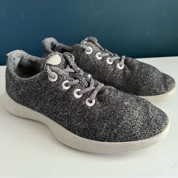 allbirds Shoes - ALLBIRDS Gray White Wool Runners in Size 9